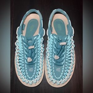 Keen Uneek para cord sandals